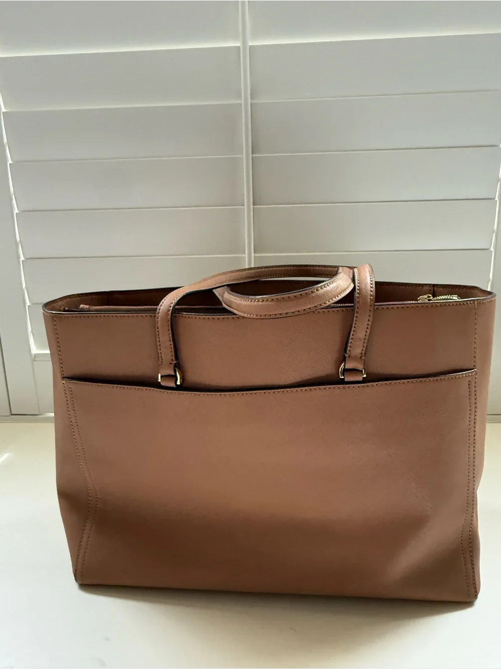 Classic Leather Tote Bag in Brown